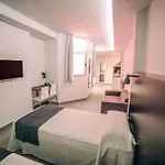 مانيكس أوربان فندق 2*